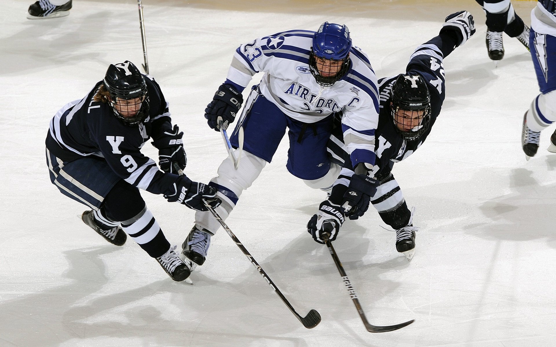 拜仁连胜终止欧洲豪门同夜哑火引发热议,拜仁连胜多少场了